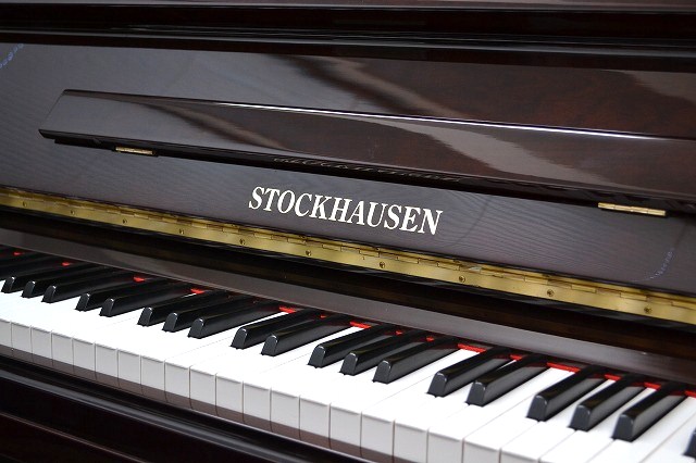 ストックハウゼン 中古ピアノ 品番 SPU121CｈWN アップライトピアノ 