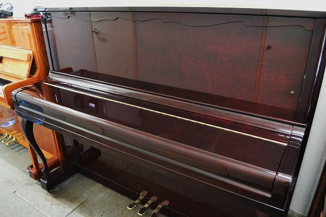 ストックハウゼン 中古ピアノ 品番 SPU121CｈWN アップライトピアノ 猫 
